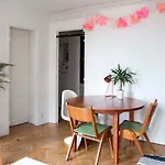 Charming Apartment Close To Republique