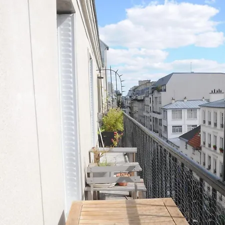 Appartamento Charming Close To Republique Parigi