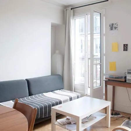 Charming Close To Republique Parigi